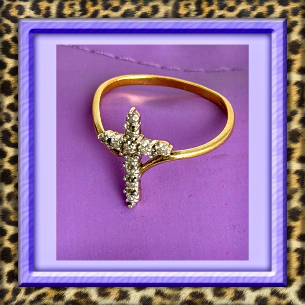 👑✅PRICE FIRM✅ 18kt Gold Plated Sterling .925 Silver Diamond Accent Cross Ring
